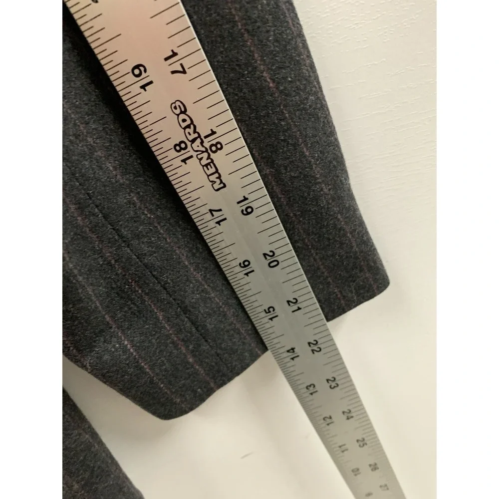 Vintage Pendleton Woman's Size 6 100% Virgin‎ Wool Gray Pinstripe Blazer Jacket